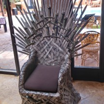 Queen of Dragon's throne in the Oscar Hotel